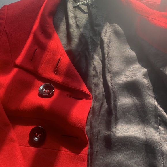 • Beautiful Vintage Coat • - Picture 5 of 6